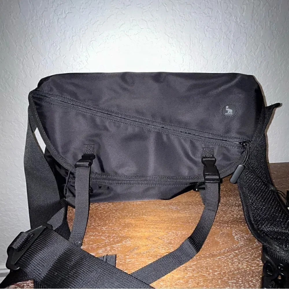 New, Oiwas Messenger Crossbody Bag